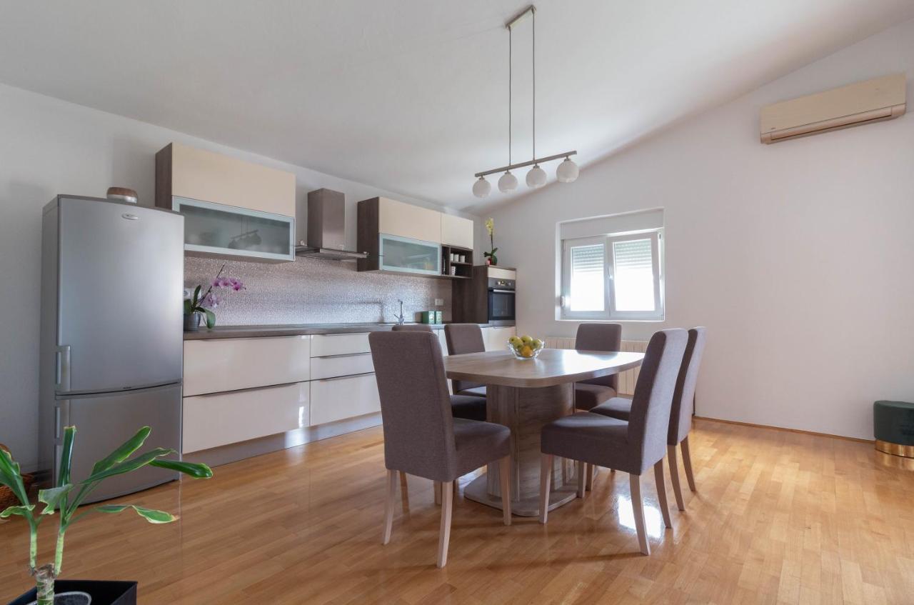 Modern Apartment Sara-Near The Beach Privlaka  Exterior foto